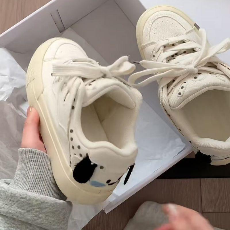 Summer cartoon pattern niche design sense casual bread shoes flat-soled versatile college style white shoes