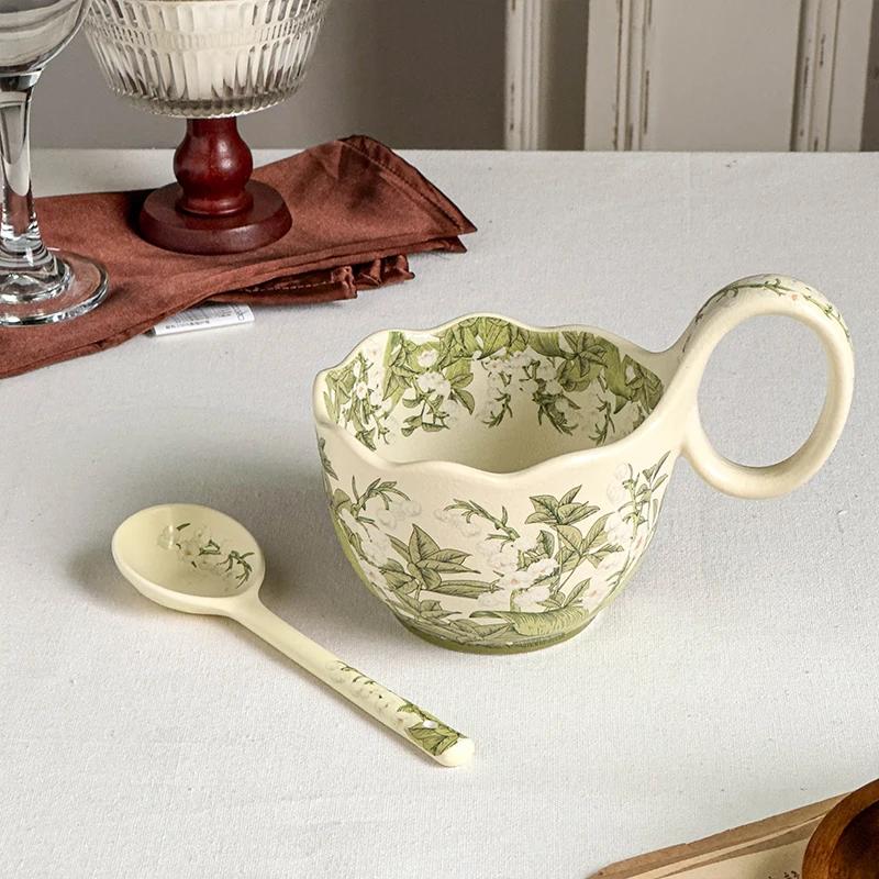 Ceramic Mug with Spoon Breakfast Cup Simple Household Creative Oatmeal Bowl Kitchen Warm Milk Coffee Cup with Anti-scald Handle 450ml