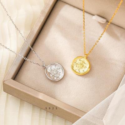 Banyan Tree S925 Silver Compass Necklace: Women's Cold Ins Style, Eight-Pointed Star Clavicle Chain.