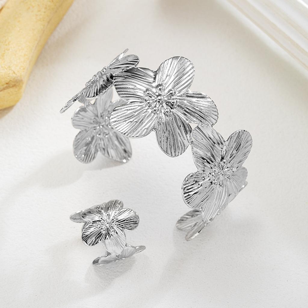 2 Fashionable and Elegant Flower Jewelry Sets, Metal Open Flower Bracelets, Rings, Accessories
