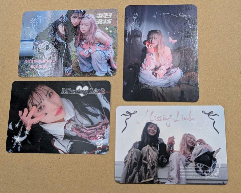 [USED] 4 REIRIE Missing Link random trading cards