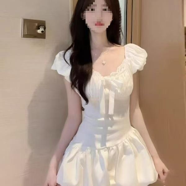 French Gentle Wind Pure White Bubble Sleeve Dress Lace Splicing Date Waist A-word Bud Short Skirt