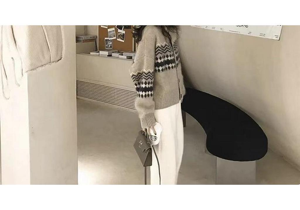 Women's Autumn Wool Knit Jacquard Cardigan: Short, Loose, Soft, Fluffy Round-Neck Sweater Jacket