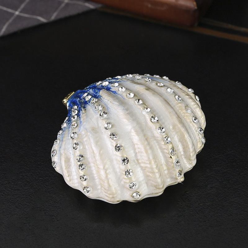 

Jewelry box shell shape rhinestone inlaid Yizhifu craft gift painted shell blue and white;5.8*5.6*2.5cm