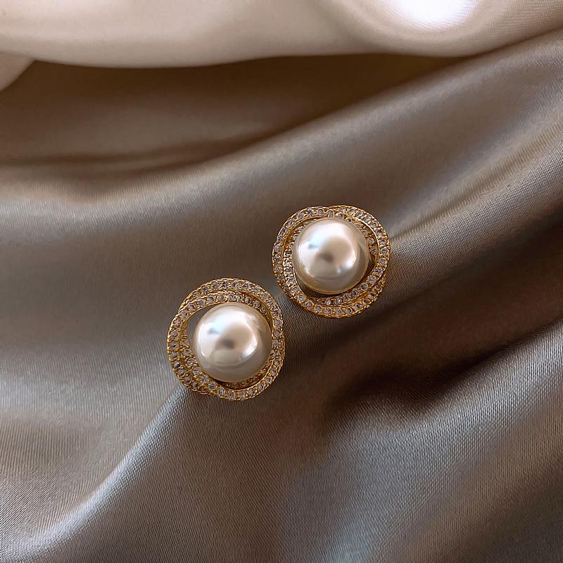 S925 Sterling Silver Geometric Pearl Stud Earrings - 2023 Fashion Trend, Versatile & Elegant Design.