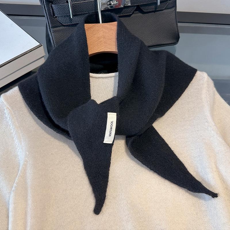 British Korean Triangular Scarf Niche 100% Wool Triangle Scarf Women Head Scarf Knitted Shawl Winter Warm Poncho Echarpe