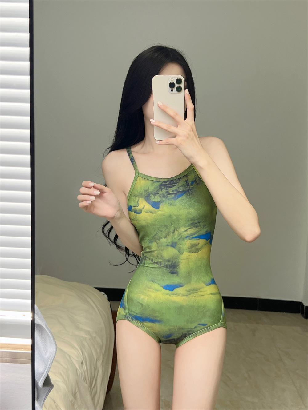 Huludao style swimsuit swimming pool special racing swimsuit one-piece triangular retro oil painting meat cover bikini M зелёный
