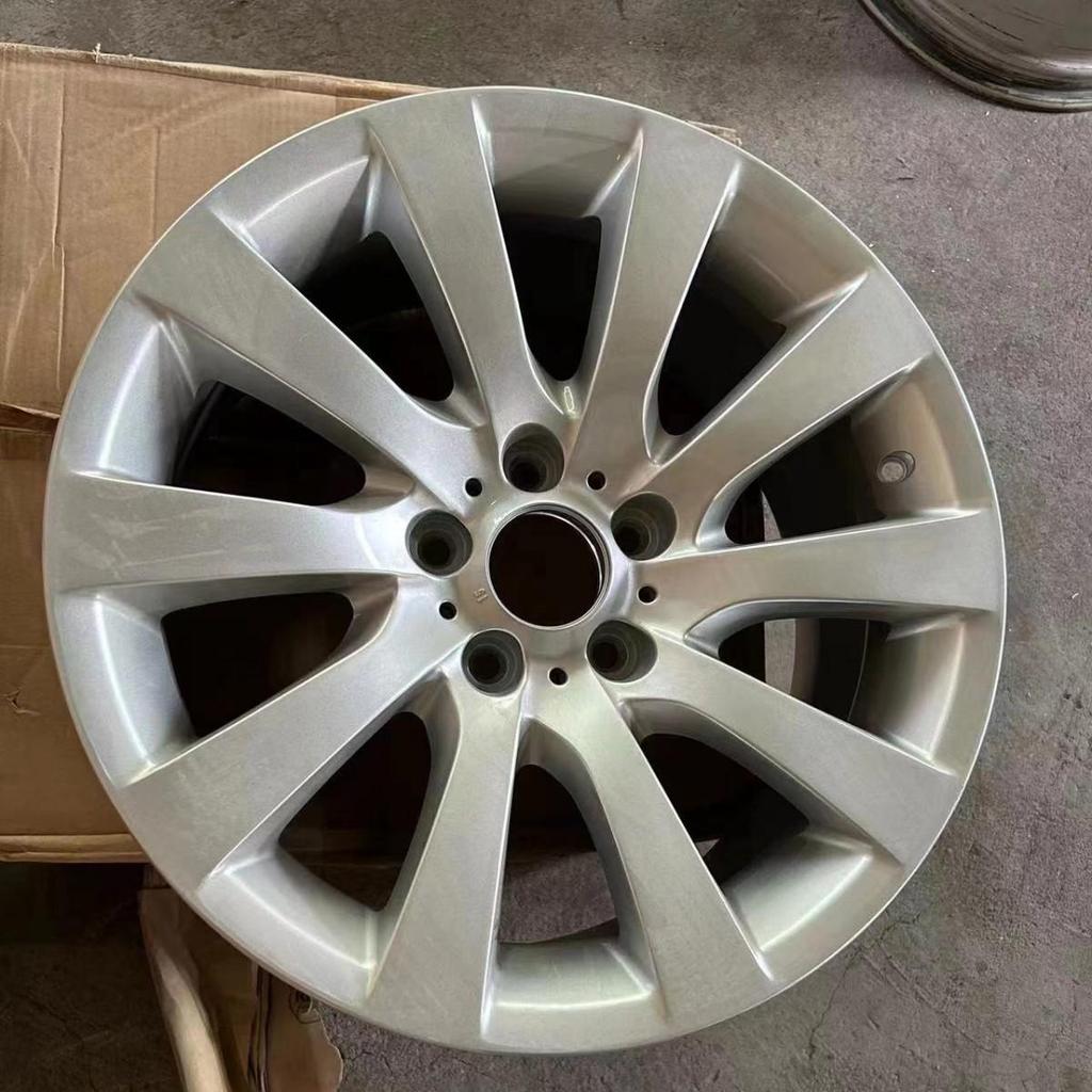 Compatible with BMW 5 Series 525li, 535, 520, 530, and 528 wheels; available in 17", 18", and 19" aluminum alloy rims and tires.