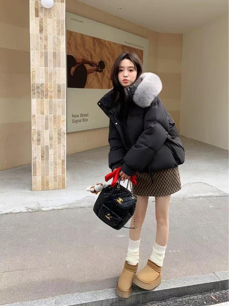 2025 Winter Short Women's Down Jacket: Sweet Korean Style, Petite Fit, White Duck Down, Loose, Thickened Coat