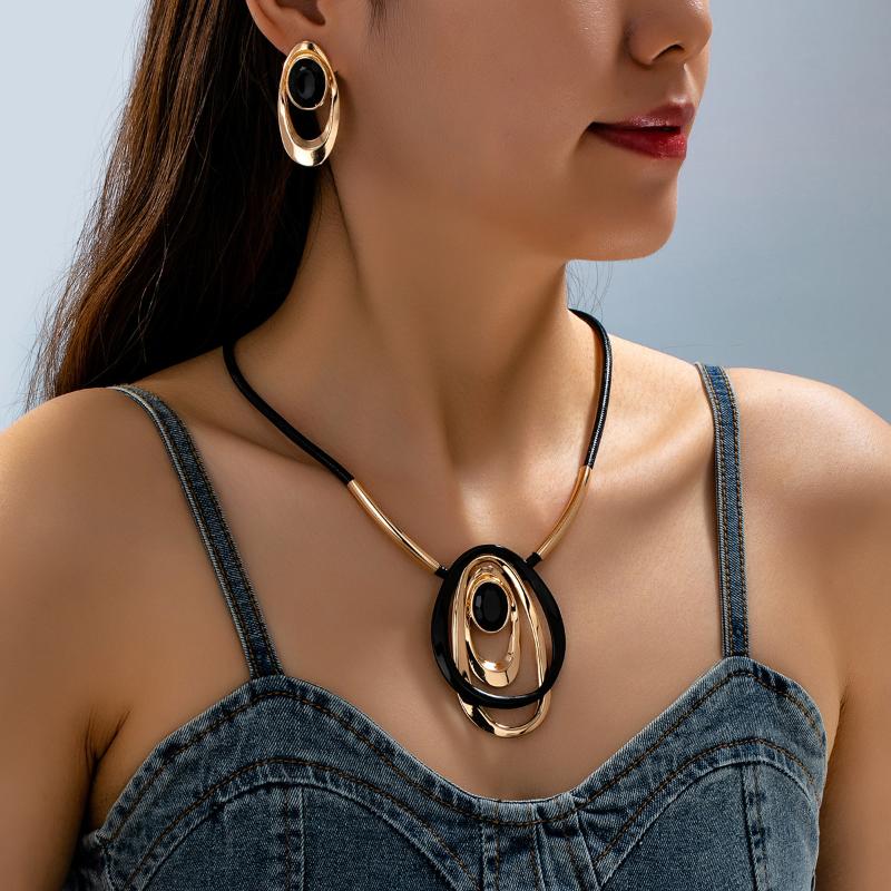 Fashion Alloy Necklace Earrings Set Geometric Oval Spiral Snail Clavicle Chain For Women Exaggerated Jewelry