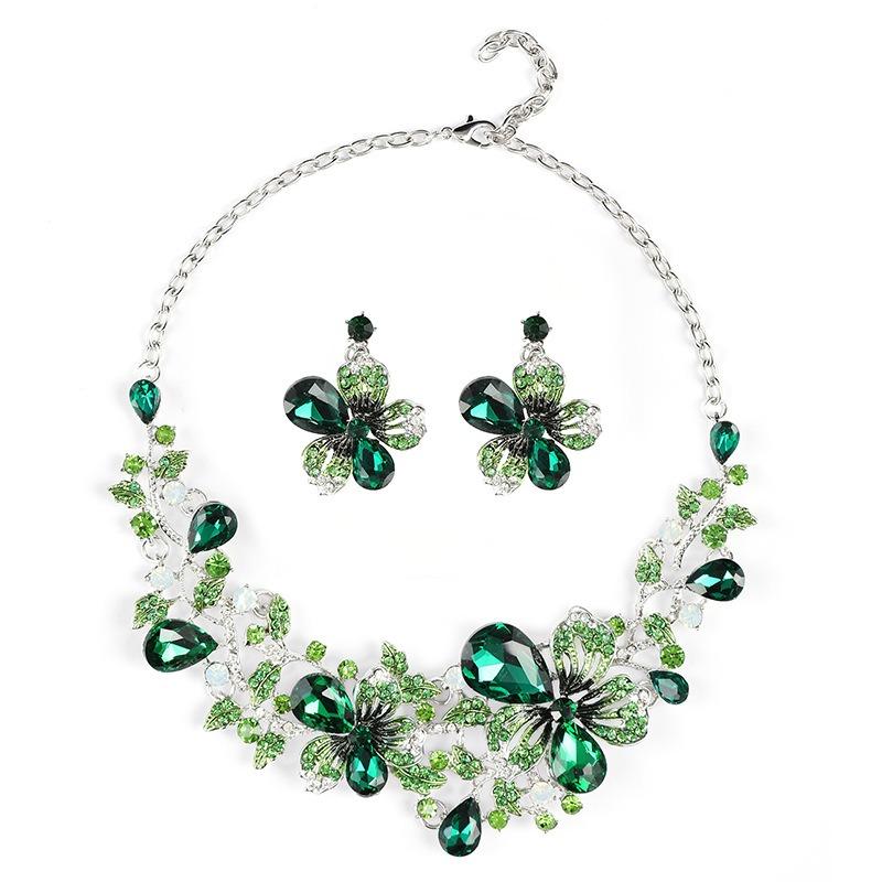 European and American Accessories Exaggerated Retro Necklace Set Female Luxury Crystal Banquet Dress Accessories Collarbone Chain