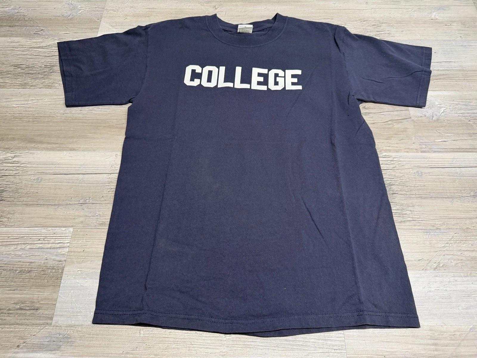

Vintage Y2K Ironic Humor College Parody T-Shirt Sz Medium Black Short Sleeve #1 M