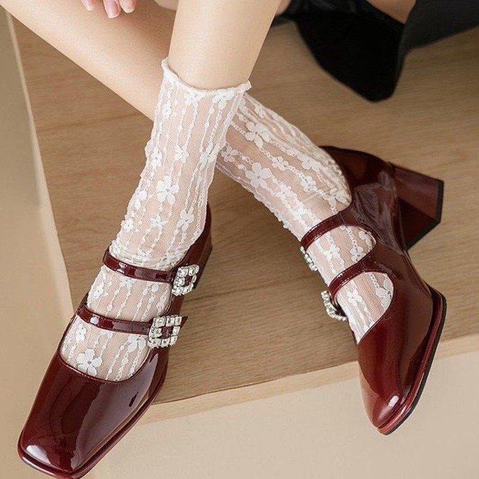 

Темперамент глянцевые маленькие ароматные одинарные туфли 2024 осень новые туфли Мэри Джейн двубортные стразы толстый каблук 40