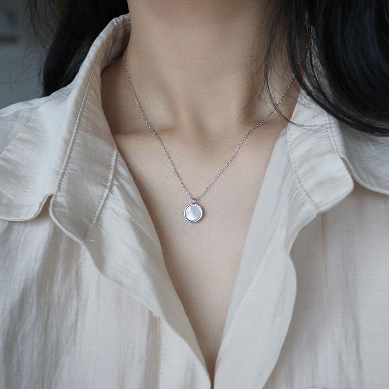 Pearl Butterfly Necklace Female Design Sense High Sense Does Not Fade Accessories Collarbone Chain Tide