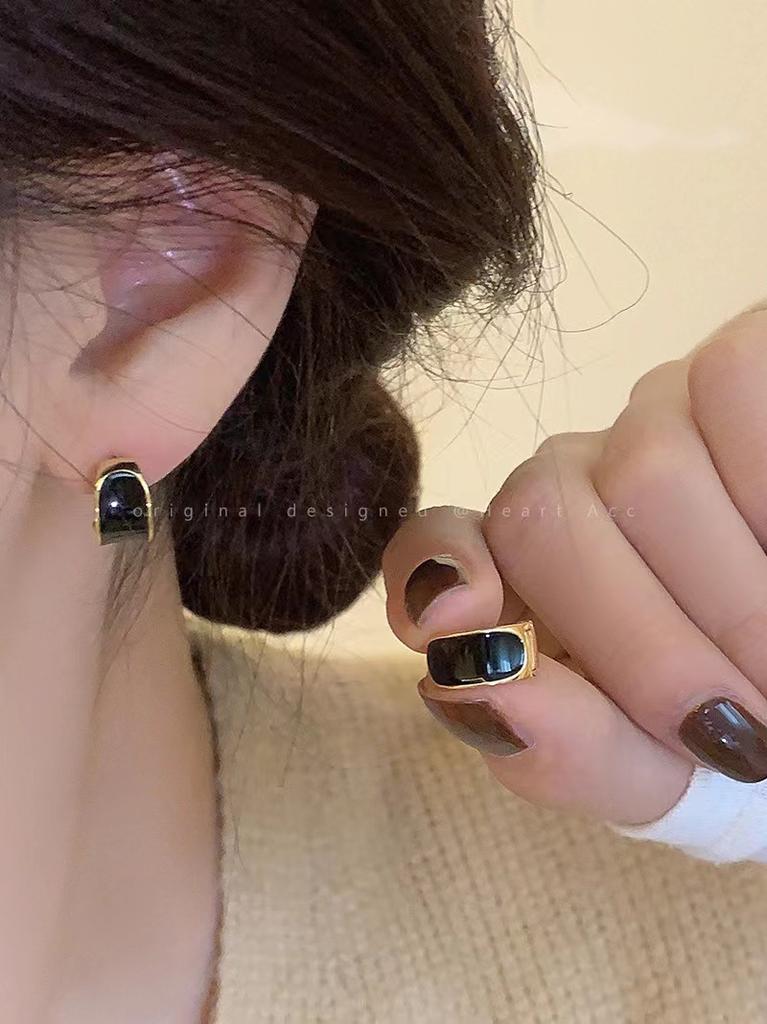 High-end Temperament Drop Glaze Ear Buckle Women's Autumn and Winter Light Luxury Niche Design Ear Jewelry Korean Fashion Personalized Earrings