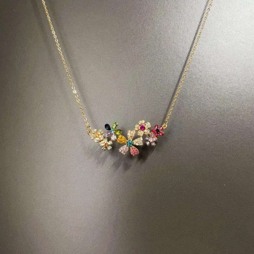 Colored Zircon Zircon Flower Necklace Geometry Design Shiny Appearance Premium Jewelry Full Diamond Luxury Jewelry Gift
