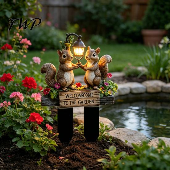 Outdoor Garden Ornament Two Squirrels Decorative Stake, Welcome to The Acrylic Yard Accessory Art, Street Lamp Squirrel Sign for Lawn Pathway