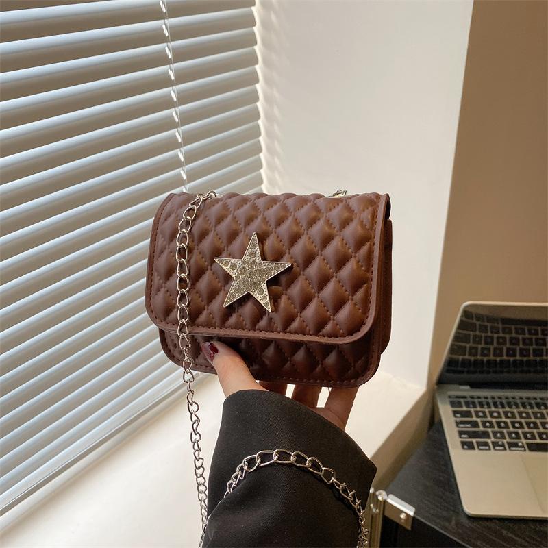

Маленькая квадратная сумка на ромбовидной цепочке, новая универсальная модная сумка через плечо с темпераментом пятиконечной звезды для весны и лета, женская кофейный