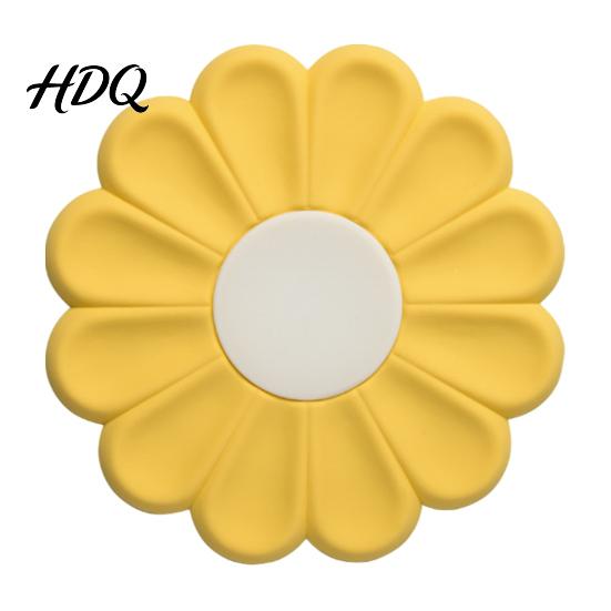 Spill Resistant Placemat Flower Shape Placemat Non-Slip Heat Table Mat Anti-Scald Hot Burr-free Pot Holder for Bowls Cups Pots Dining Mat