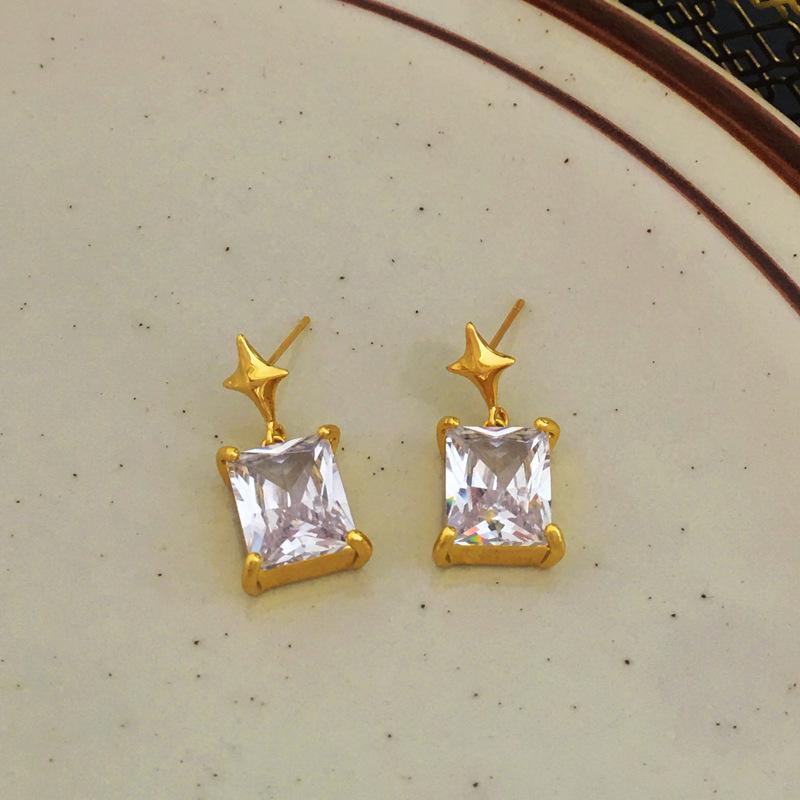 Premium Sense Light Luxury Spring and Summer Earrings Necklace Temperament Retro Earrings Trendy Niche Jewelry