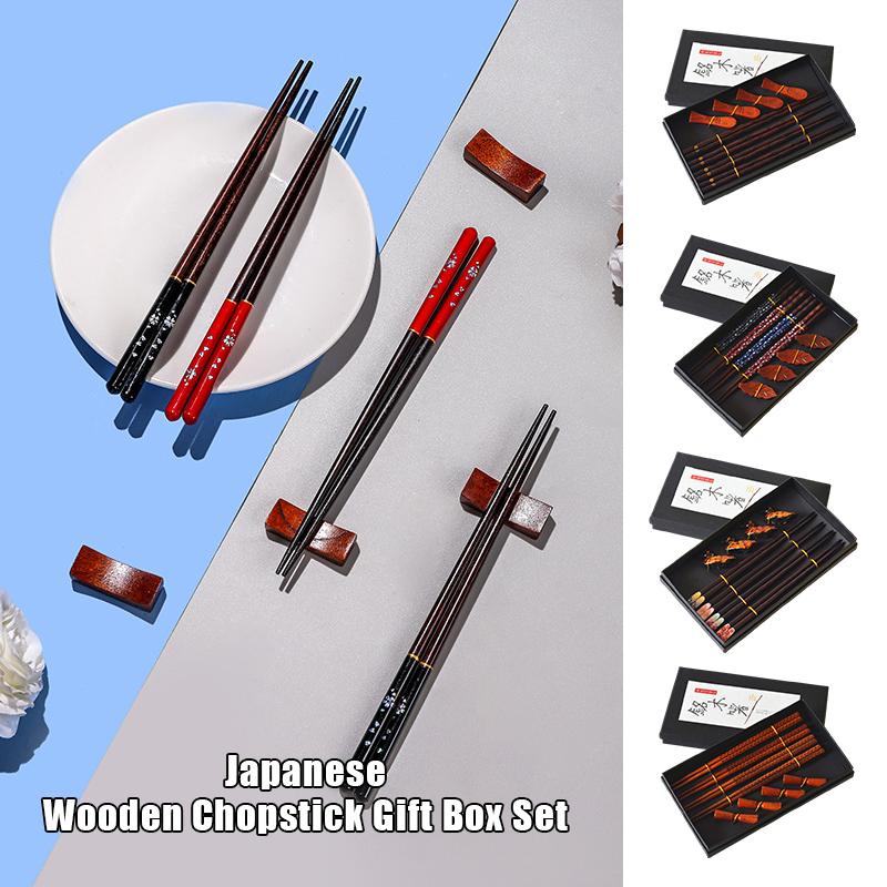 4 Pair Japanese Natural Wood Chopsticks Set Noodles Sushi Chopsticks With Chopsticks Rack Reusable Chinese Tableware Gift Box