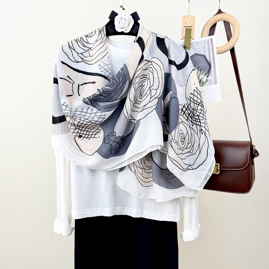 New Niche Retro Cotton and Linen Long Scarf for Women Creative Light Luxury Temperament Scarf Travel Photography Matching Shawl