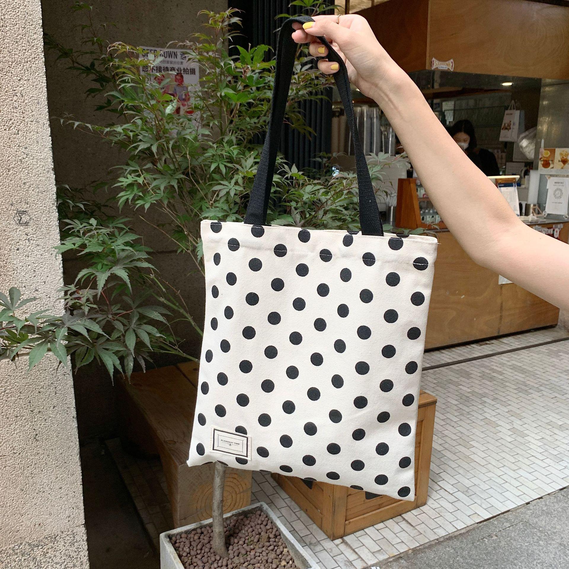 

Женская удобная большая сумка для мобильного телефона Storm Point на одно плечо большой емкости OneSize чёрный