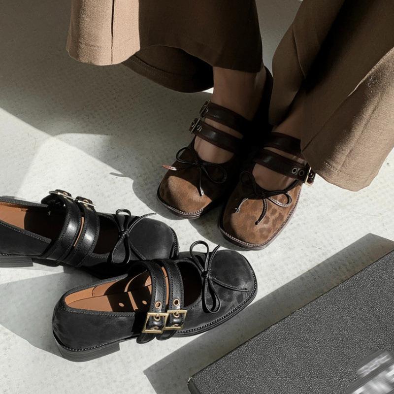 Spring and Autumn Round Head Fashion Single Shoes Women's Solid Color Non-slip Soft Sole Casual Low Heel Foot Cover Lazy Shoes Leather Four Seaso