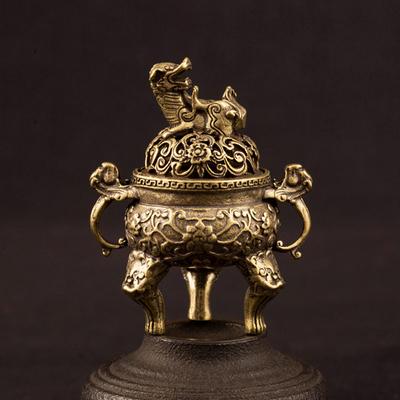 Starožitné mosadzné tri nohy Qilin Head Čínska staroveká šelma kadidelnica z masívnej medi