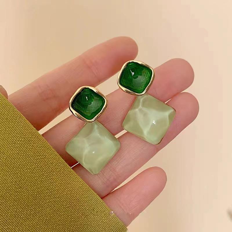 Iridescent Geometric Cube Earrings: Trendy 2023 Studs & Dangles