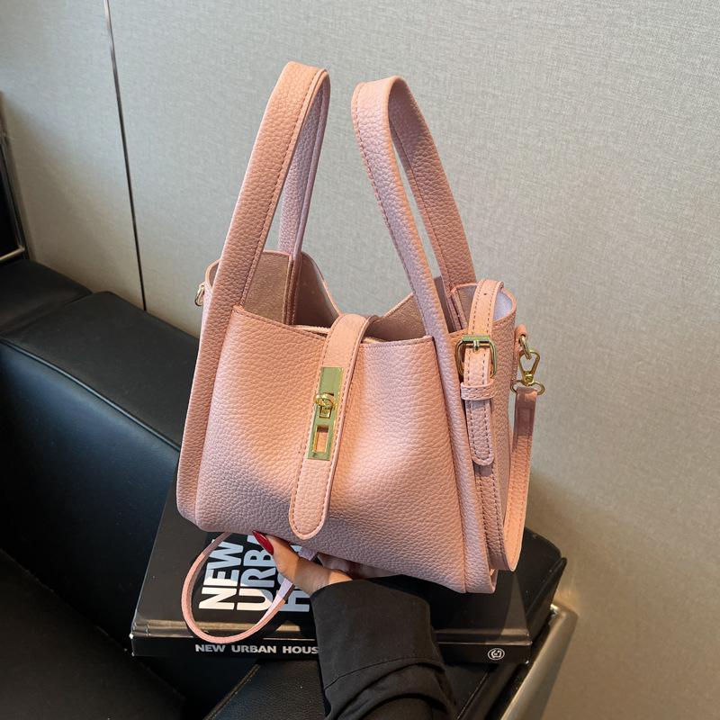 Women's Retro Fashion Bucket Bag - 2025 Autumn/Winter Vegetable Basket Handbag & High-End Niche Messenger Bag