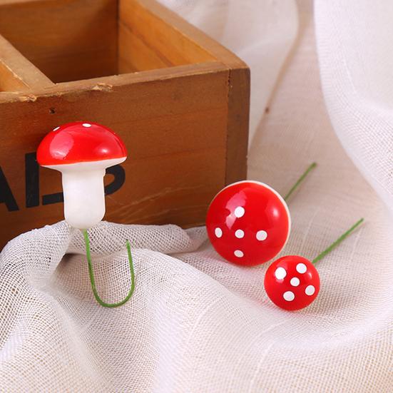 50Pcs Mushroom Ornament Realistic Festive Decorative Delightful Mini Red Miniature Mushroom for Party