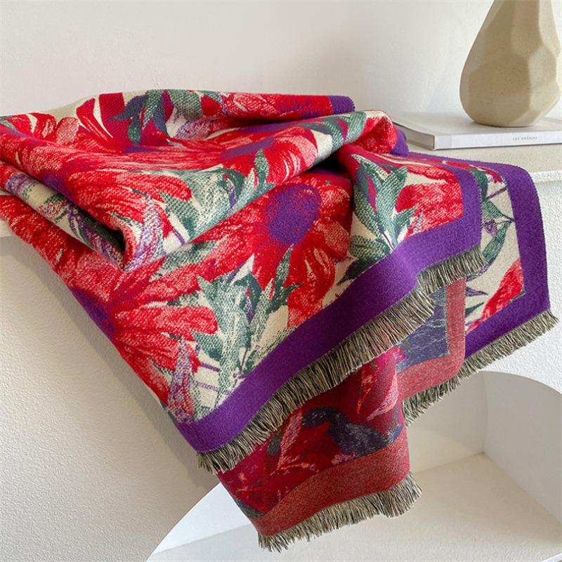 Autumn and winter shawl women's Yunnan Lijiang travel decoration with long retro cape fringed cape scarf
