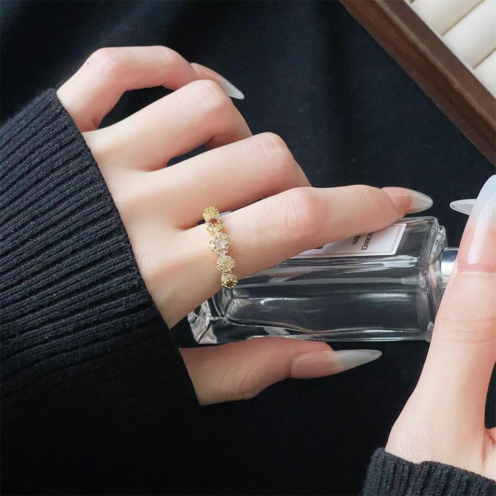 Retro Gold Colorful Sparkling Diamonds Niche Design Open Ring Court Style Exquisite Elegance Light Luxury High-End Ring