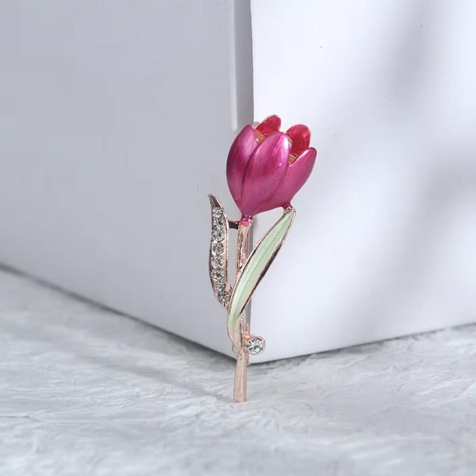 1 Pcs Diamond Studded High-end Brooch Women's Scarf Buckle Alloy Chest Flower Cartoon Fashion Versatile Pearl Rhinestone