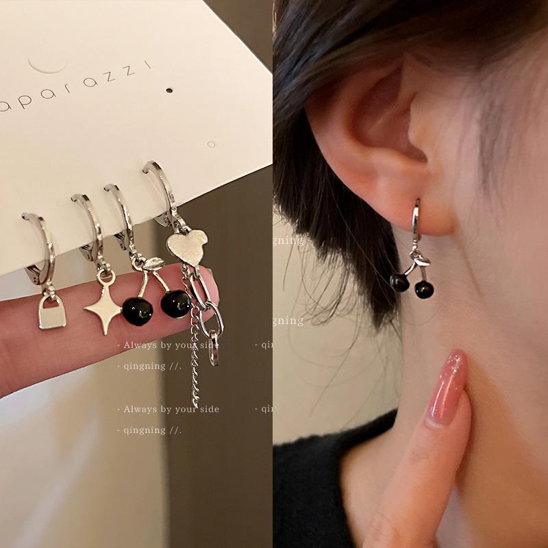

6pcs Set Personality Black Color Tassel Chain Love Heart Earrings Set for Women Charm Irregular Cherry Hoop Earring Y2K Jewelry