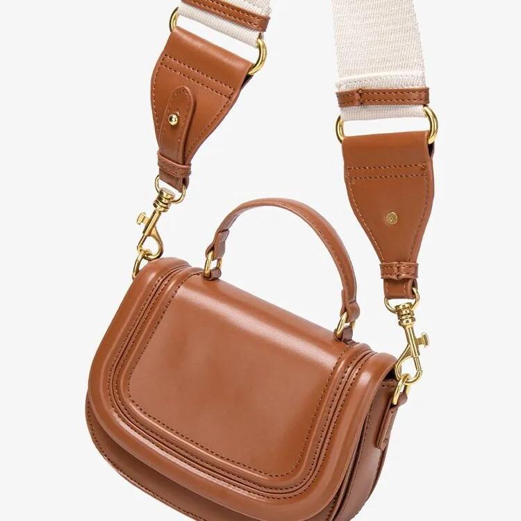 New Fashi Women's Shoulder Bag Classic Simple Solid Color Exquisite Crossbody Bag Leisure Commuter Clamshell Leather Bag