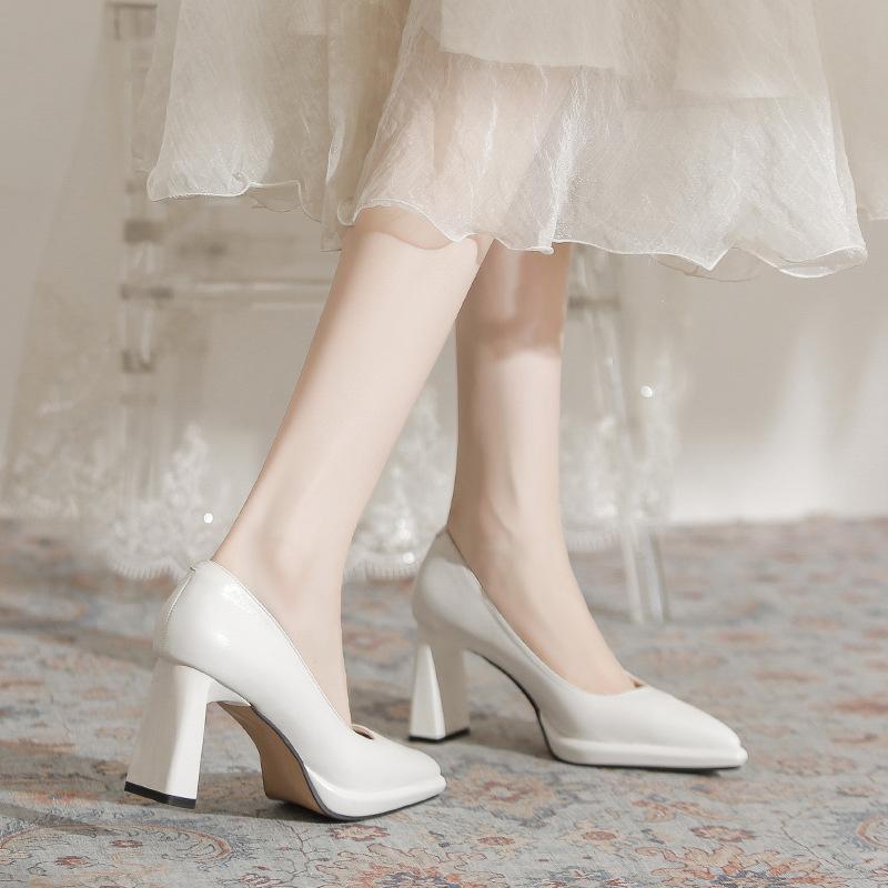 A596-2 burgundy waterproof table high heels spring and summer new French fashionable professional thick heel sexy temperament single shoes