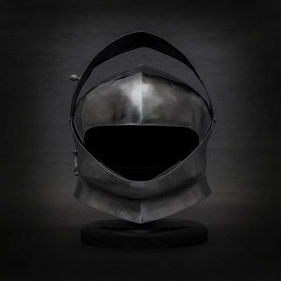 Close Helmet with Sparrow’s Beak Visor 16th Century Knight Armor Gothic Medieval Helmet with Stand  SCA LARP Reenactment Gear Steel Helmet Gift