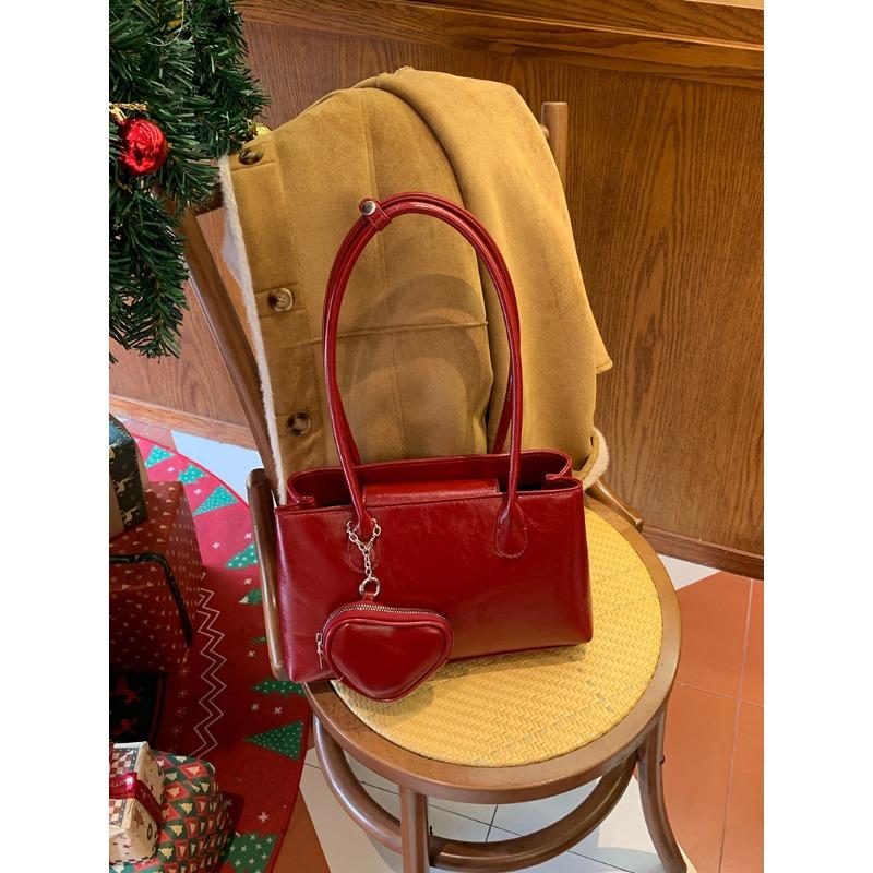 Autumn and Winter Rich New Red Love Pendant Baguette Square Bag Oil Wax Glossy Texture Niche Design Shoulder Bag