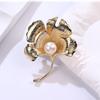 Elegant Women's Ginkgo Leaf Pearl Brooch – Vintage Apricot Design Pin