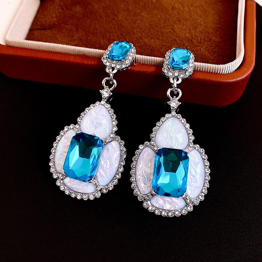 Silver Needle Retro Court Style Diamond Geometric Flower Earrings Stud Earrings Heavy Industry Exaggerated Earrings