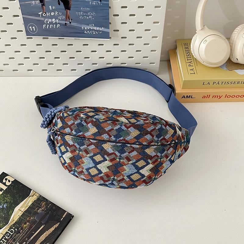 2025 New Japanese Harajuku Large-capacity Fanny Pack Breast Bag Women's Ins Versatile Dark Retro Bag Going Out Sloping Shoulder Bag