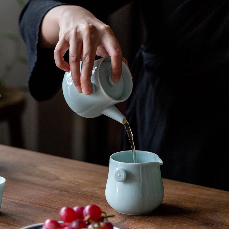 Aiyiruis Good Fortune 8-Piece Tea Set