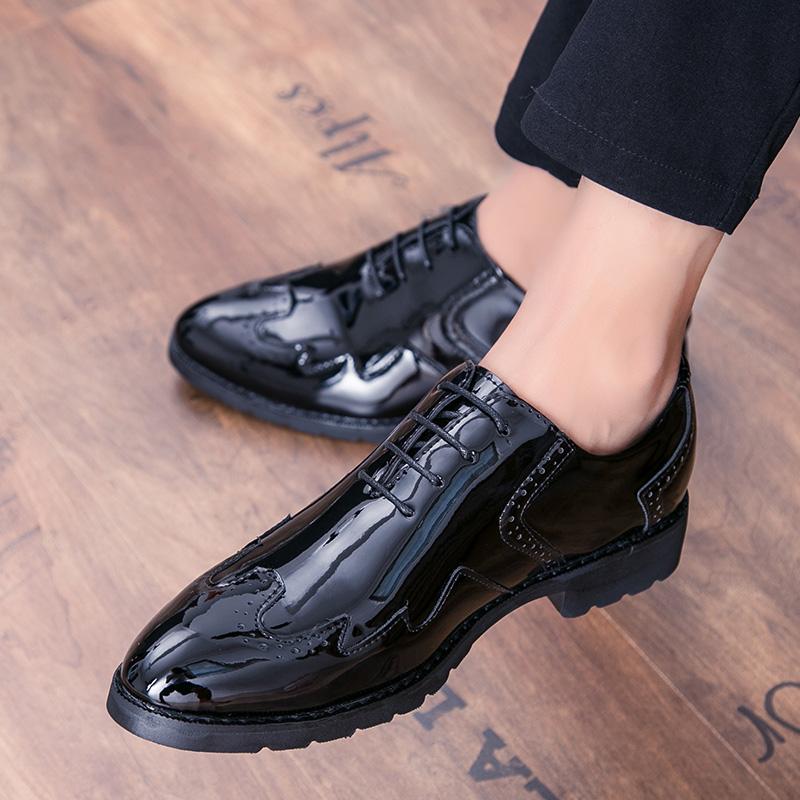 

Золотые туфли для мужчин, новые повседневные кожаные туфли для мужчин, туфли-броги в британском стиле, формальные кожаные мужские туфли для яппи 45