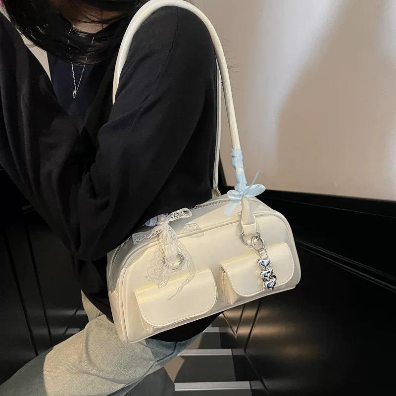 

New frosted leather Boston pillow bag niche design versatile handbag casual soft leather portable shoulder 28*11*15 білий