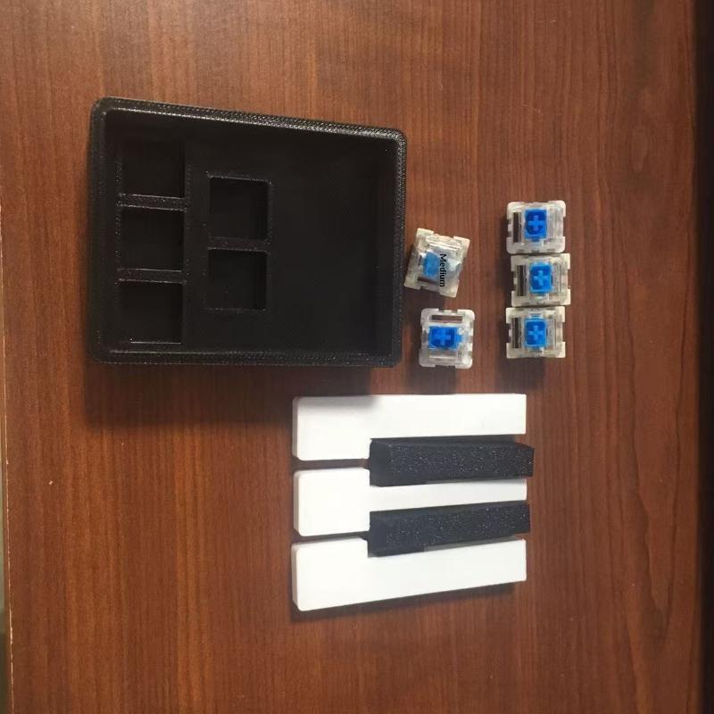Mini Piano Keyboard Fidget Clicker Toy Satisfying Press Feeling Portable Keychain For Adults Office Stress Relief