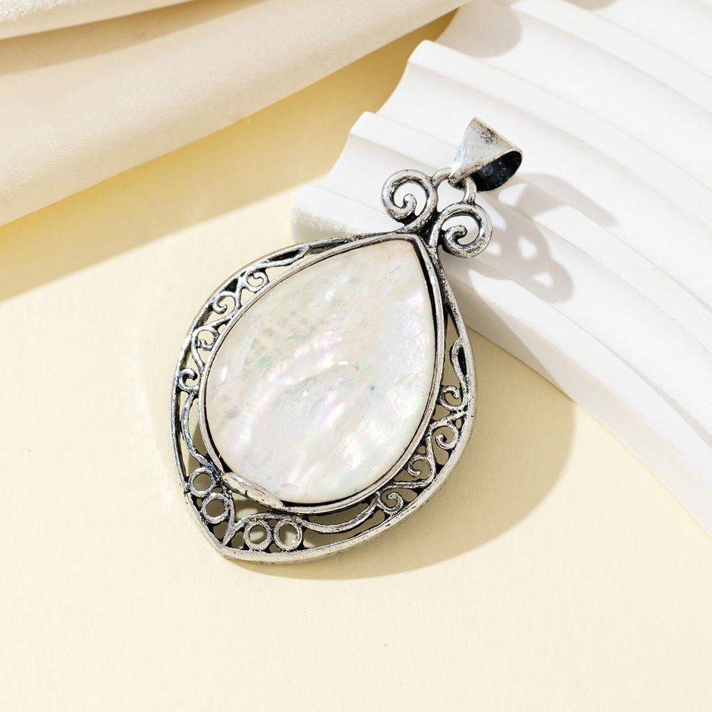 Water Drop Shell Alloy Pendant Necklace With Electroplating For Fashionable Women
