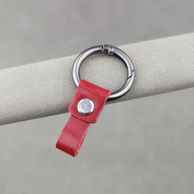 Men's Genuine Leather Car Keychain - Cowhide Creative Finger Ring Buckle with Leather Strap Pendant and Custom Spring Ring.