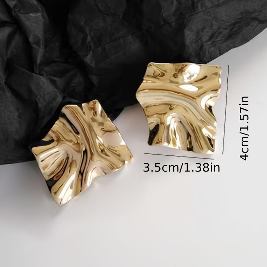 Ohrstecker aus strukturiertem Metall